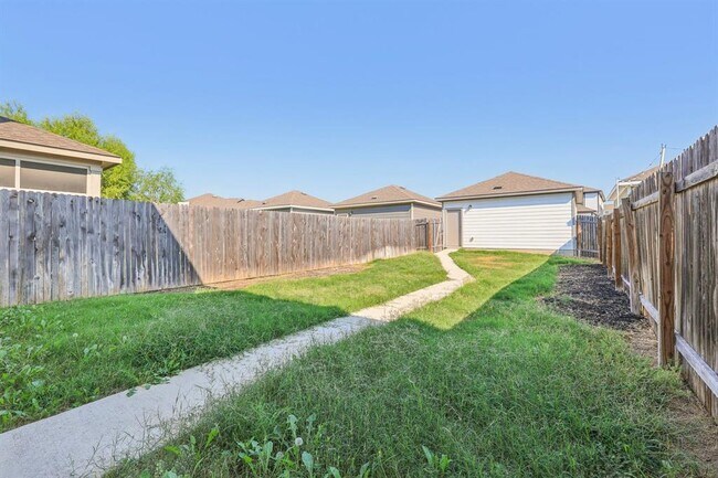 Building Photo - 1737 Fountain Bridge Dr
