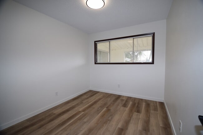 Building Photo - 3434 SE King Rd