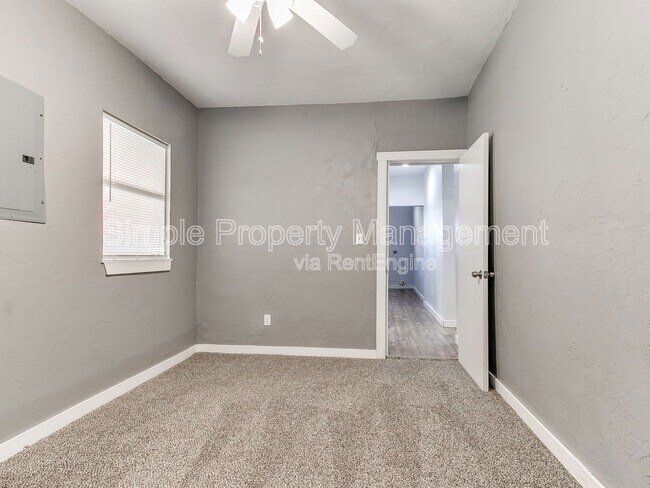 Building Photo - 2605 N Robinson Ave