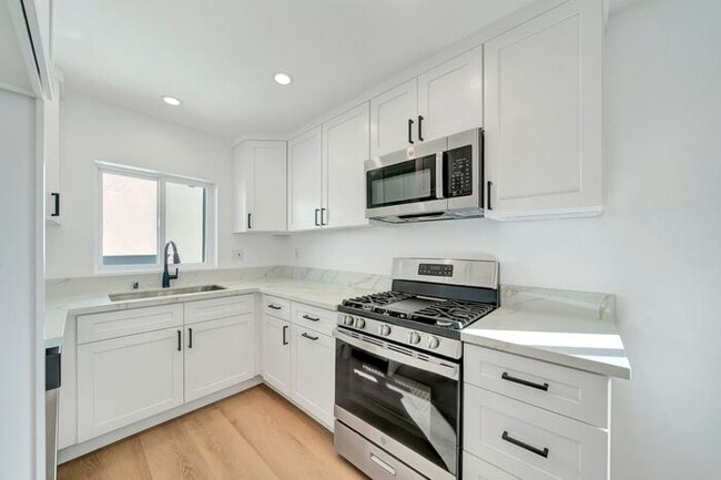 Building Photo - Move-In Ready Luxury: A Flawlessly Upgraded Sunland Retreat