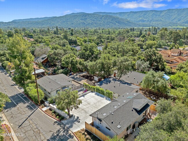 Building Photo - 313 Raymond St