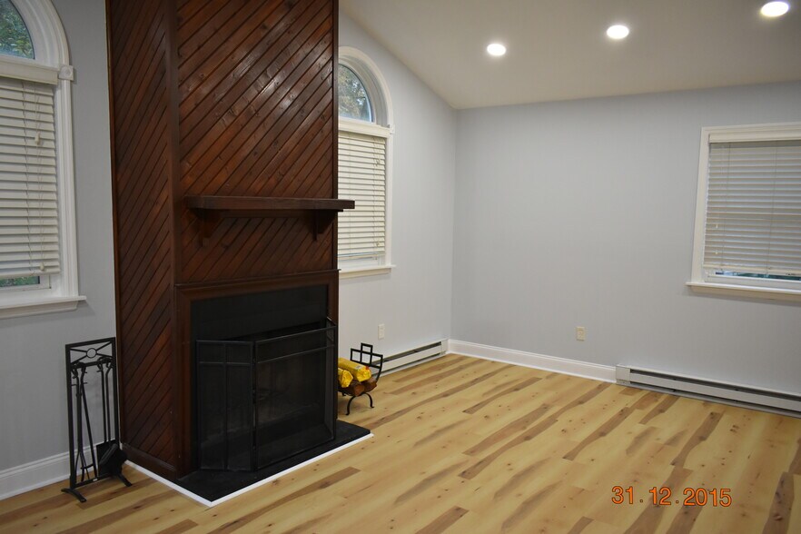 Building Photo - 18 Casselberry Dr