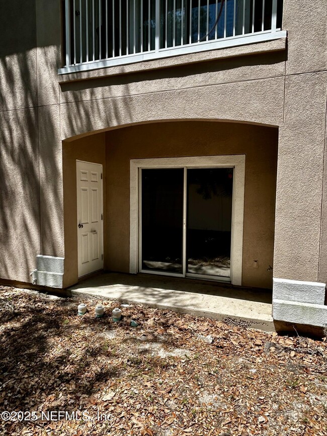 Building Photo - 6788 Manotak Oaks Dr