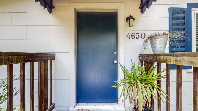 Building Photo - Charming Updated Home in Bluewater Bay – N...