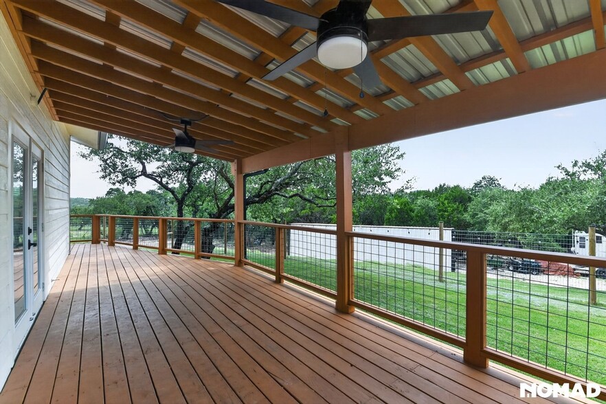Building Photo - 1130 Circle Acres