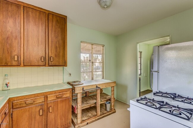 Building Photo - 1719 S El Camino Dr