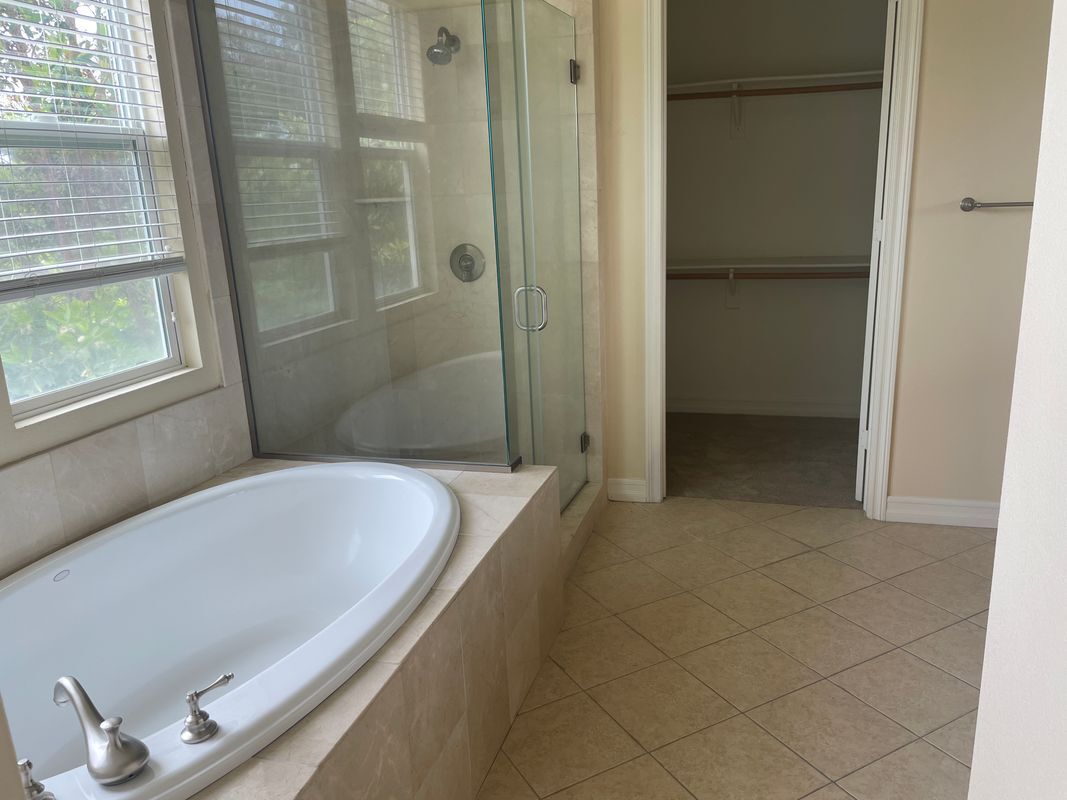 Building Photo - 2100 Canyon Cir