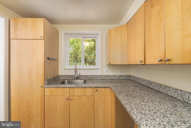 Building Photo - 6221 Walhonding Rd