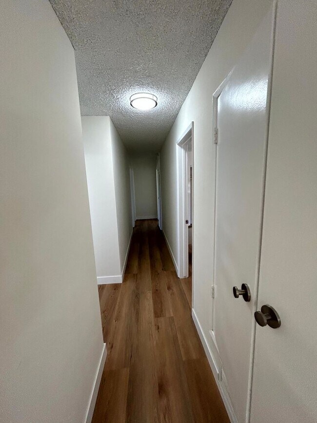 Building Photo - Spacious 4-Bed, 2-Bath Home with a Large Backyard in Prime West Hills!