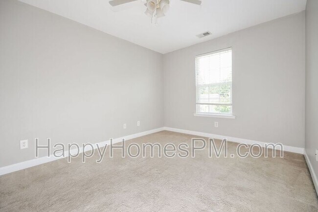 Building Photo - 233 Maywood Drive