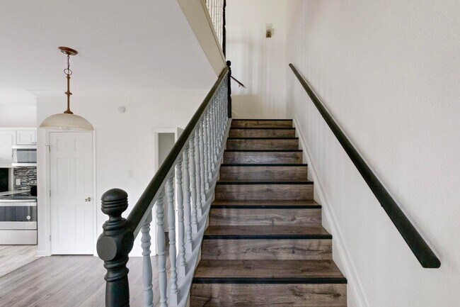 Building Photo - Corner of Comfort: Elevate Your Lifestyle ...