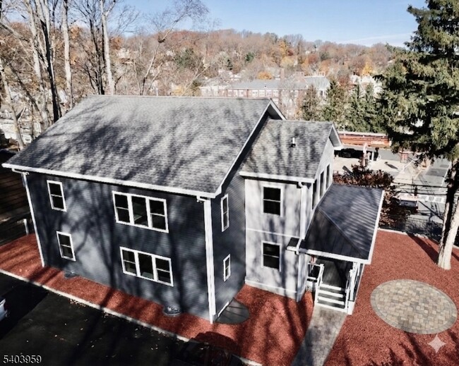 Building Photo - 140 Washington St