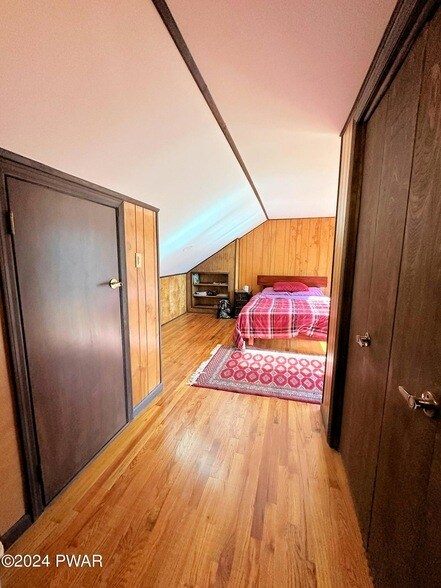 Building Photo - 402 Canoe Brook Dr