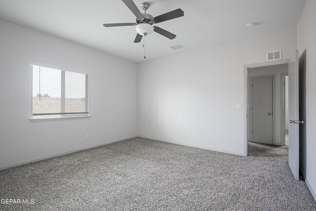 Building Photo - 461 Villa Ysleta