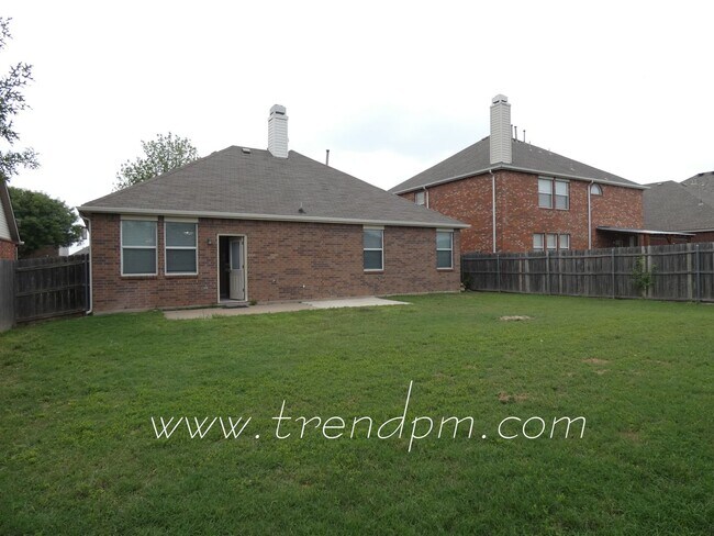 Building Photo - 9020 Belvedere Dr