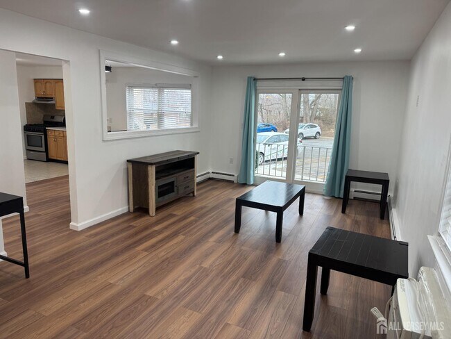 Building Photo - 400 Cranbury Rd