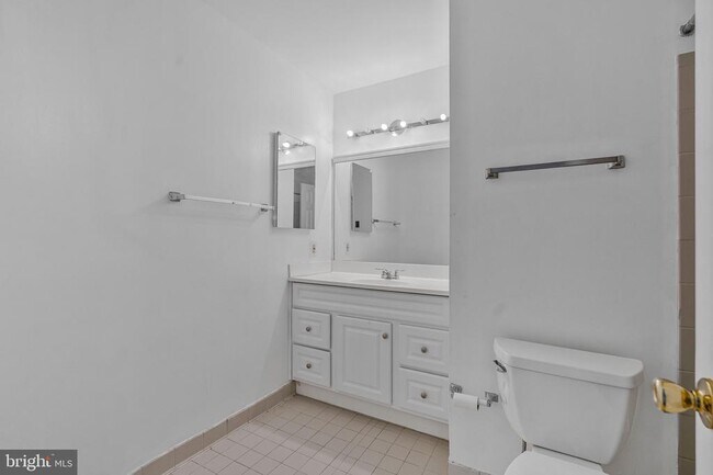 Building Photo - 8505 Jeffersonian Ct