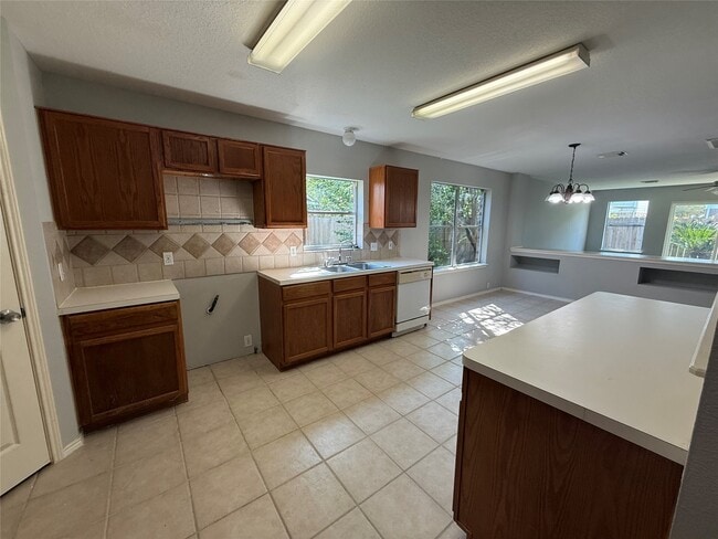 Building Photo - 4822 Russet Trail Ct