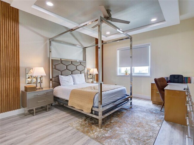 Building Photo - 100 S Eola Dr