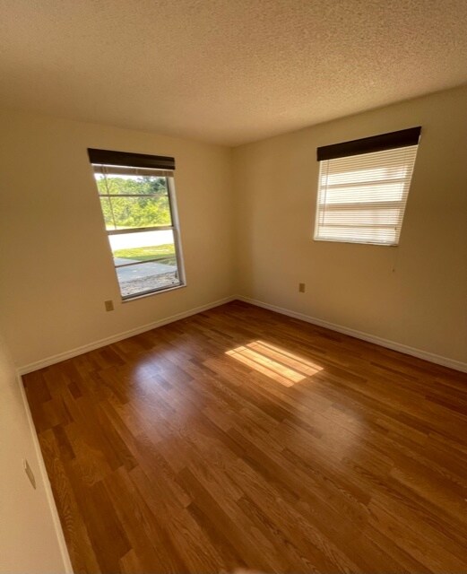 Bedroom 1 - 12337 Buffing Rd
