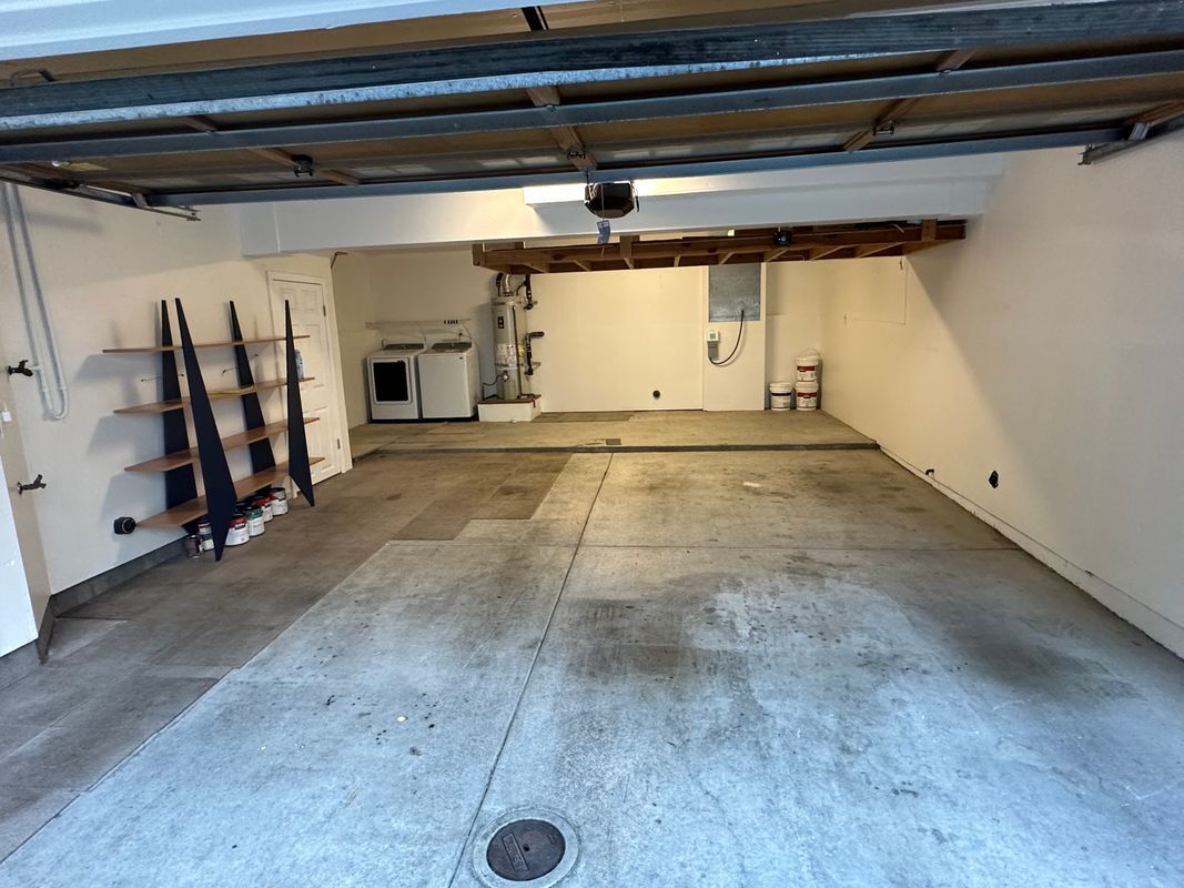 Building Photo - 450 Navaro Way