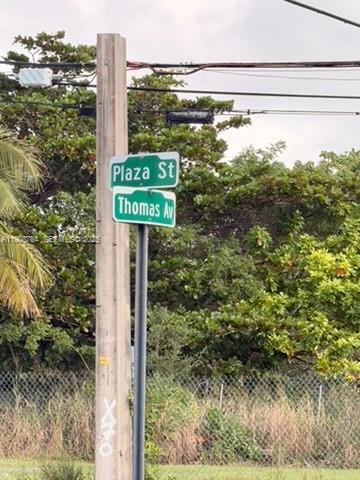 Building Photo - 3615 Thomas Ave