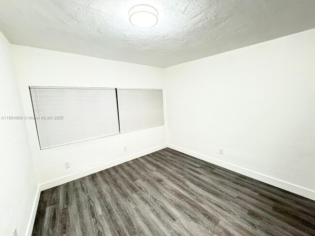 Building Photo - 7435 Byron Ave
