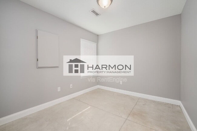 Building Photo - 422 Sunflower Dr