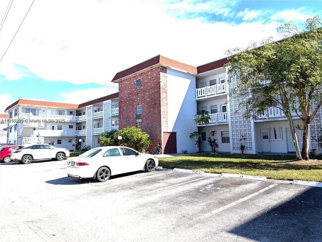 Building Photo - 1280 NW 43rd Ave