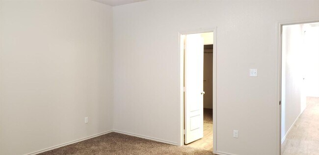 Building Photo - Cooper ISD- Luxury Duplex in Southwest Lub...