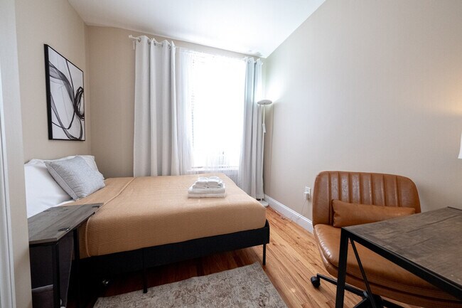 Building Photo - 234 W 112th St