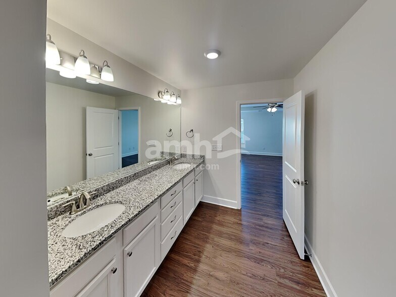 Building Photo - 4318 Spregan Way