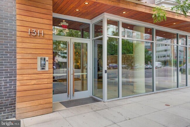 Building Photo - 1311 13th St NW