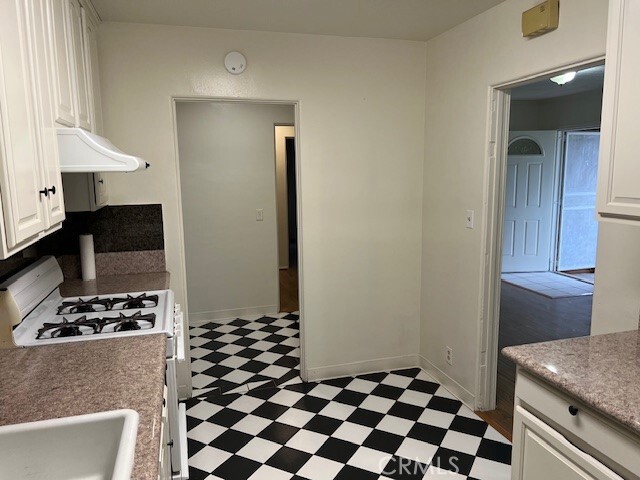 Building Photo - 3909 Glen Way