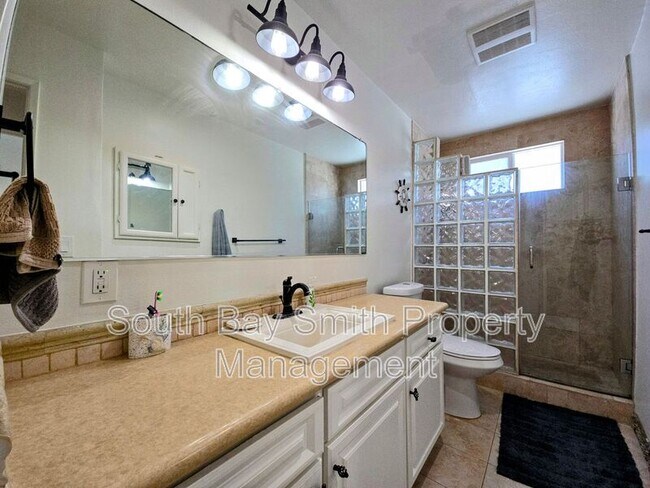 Building Photo - 320 Hermosa Ave