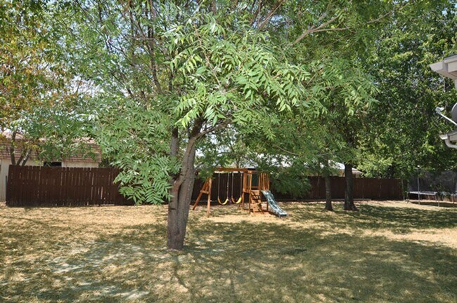 Building Photo - 401-403 W Brady Street