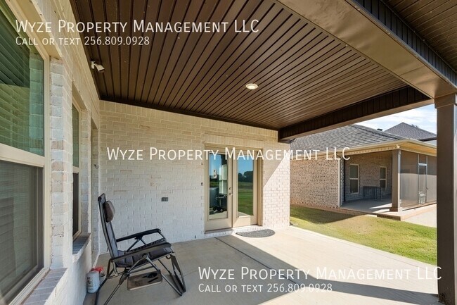 Building Photo - 283 Shubert Dr