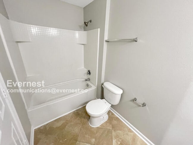 Building Photo - 222 Bermuda Lakes Dr