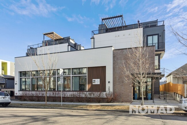 Primary Photo - Charming 2BR Townhome in Denver