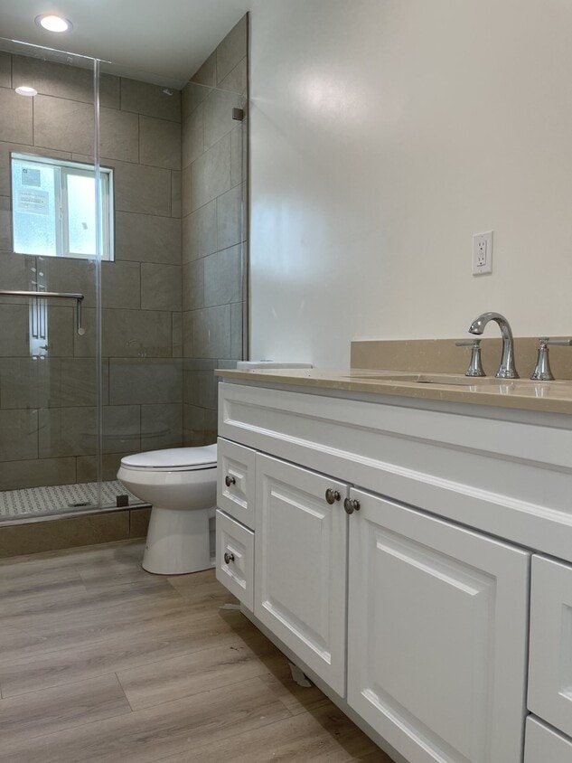 Building Photo - 8142 Redbush Ln
