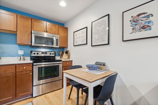 Building Photo - Spacious and Light Filled One Bedroom in Petworth with Parking!