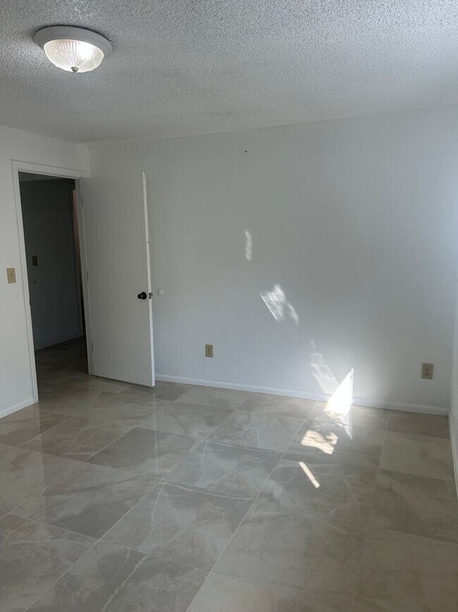 Building Photo - 2774 Jessica Cir