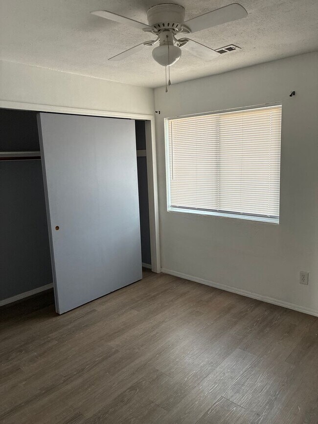 Building Photo - Adorable 3 bedroom home nestled in the ne Heights