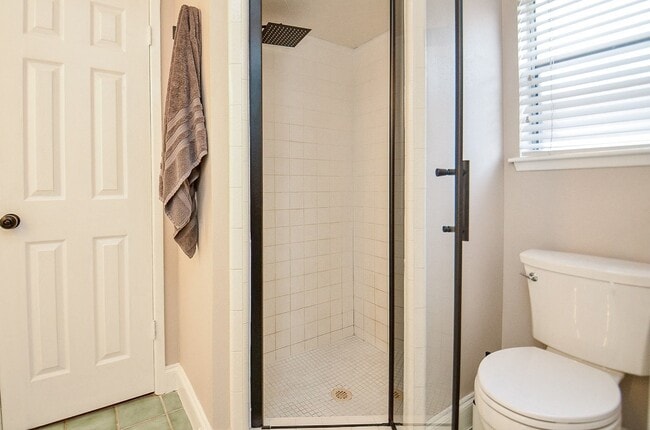 Building Photo - 2407 Sugar Mill Dr