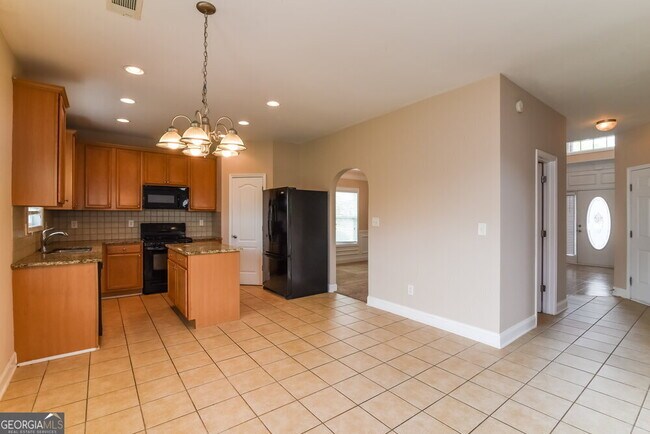Building Photo - 917 Southfork Dr