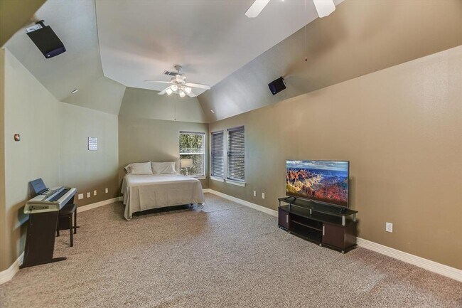 Building Photo - 2339 Berwick Dr