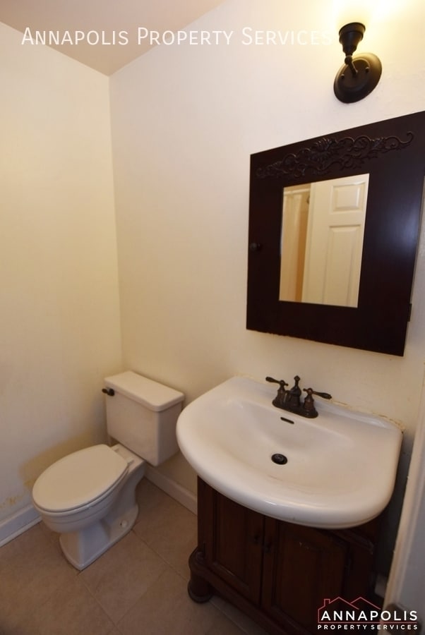 Building Photo - 2443 Vineyard Ln