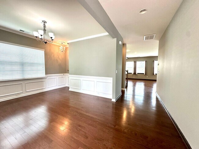 Building Photo - 8019 Kelburn Ln