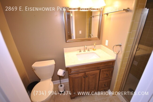 Building Photo - 2869 E Eisenhower Pkwy