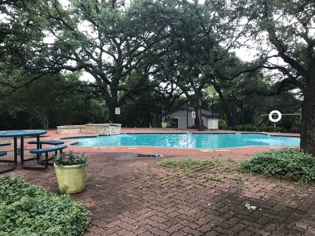 Building Photo - Great Location 2/2 BACKS TO NORTHEN WALNUT CREEK TRAIL